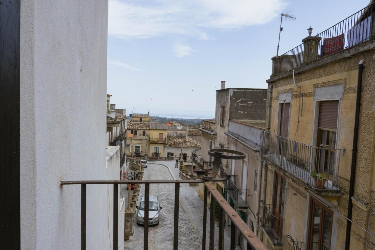 Il Paese Alberga! Caulonia Esterno foto