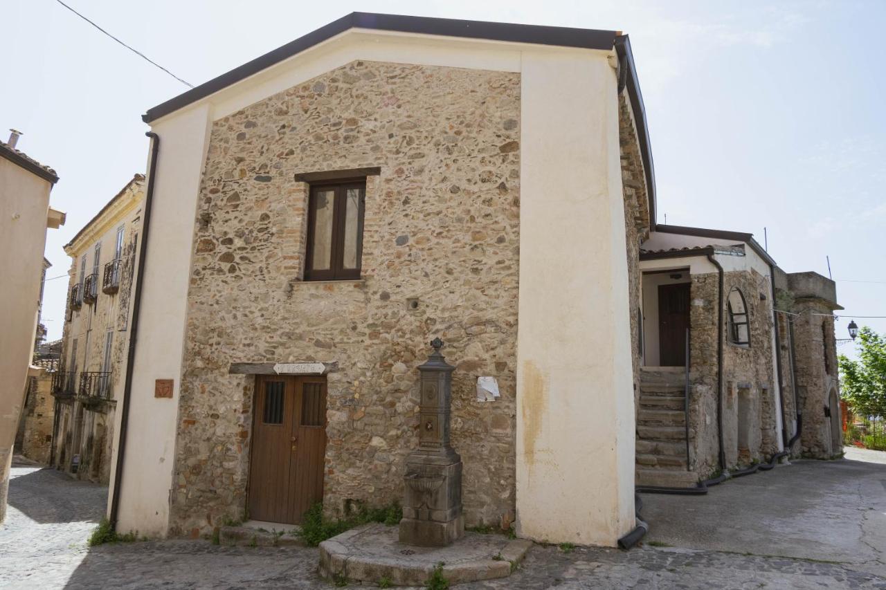 Il Paese Alberga! Caulonia Esterno foto