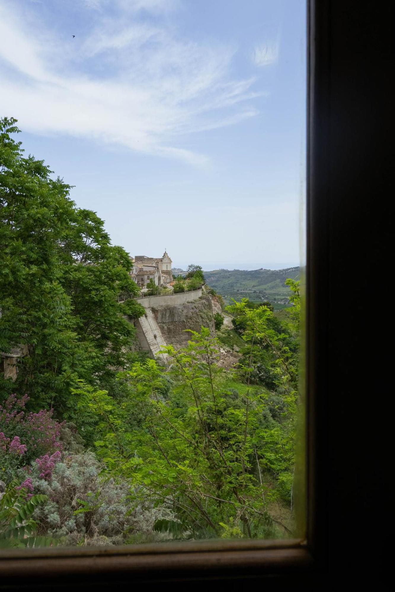 Il Paese Alberga! Caulonia Camera foto